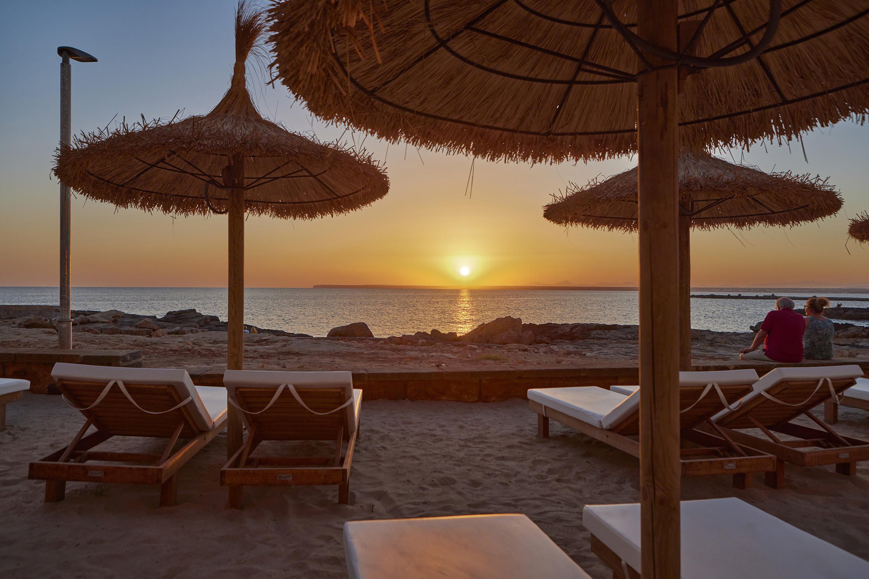 Universal Hotel Cabo Blanco - Adults Only Colonia de Sant Jordi ภายนอก รูปภาพ