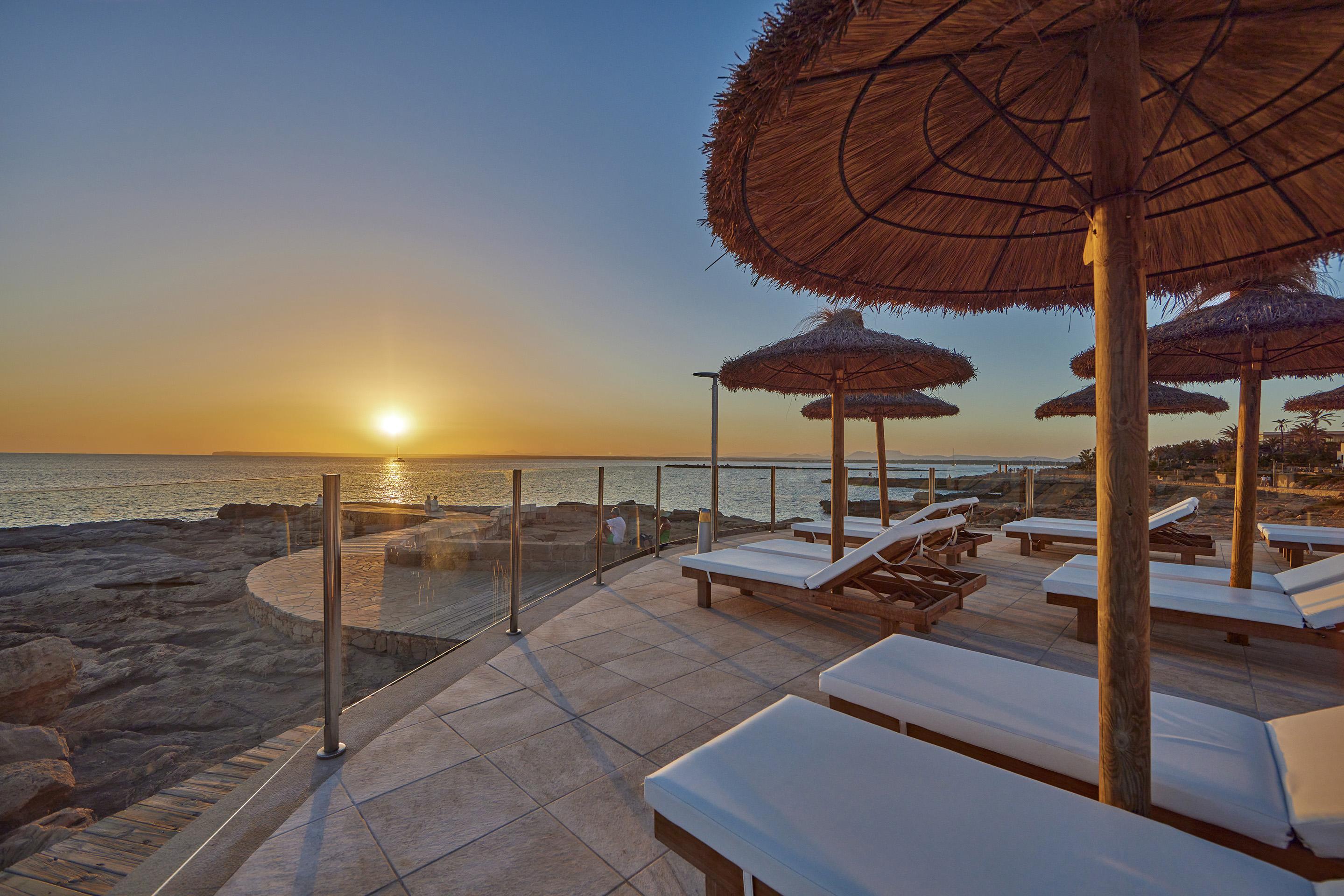 Universal Hotel Cabo Blanco - Adults Only Colonia de Sant Jordi ภายนอก รูปภาพ
