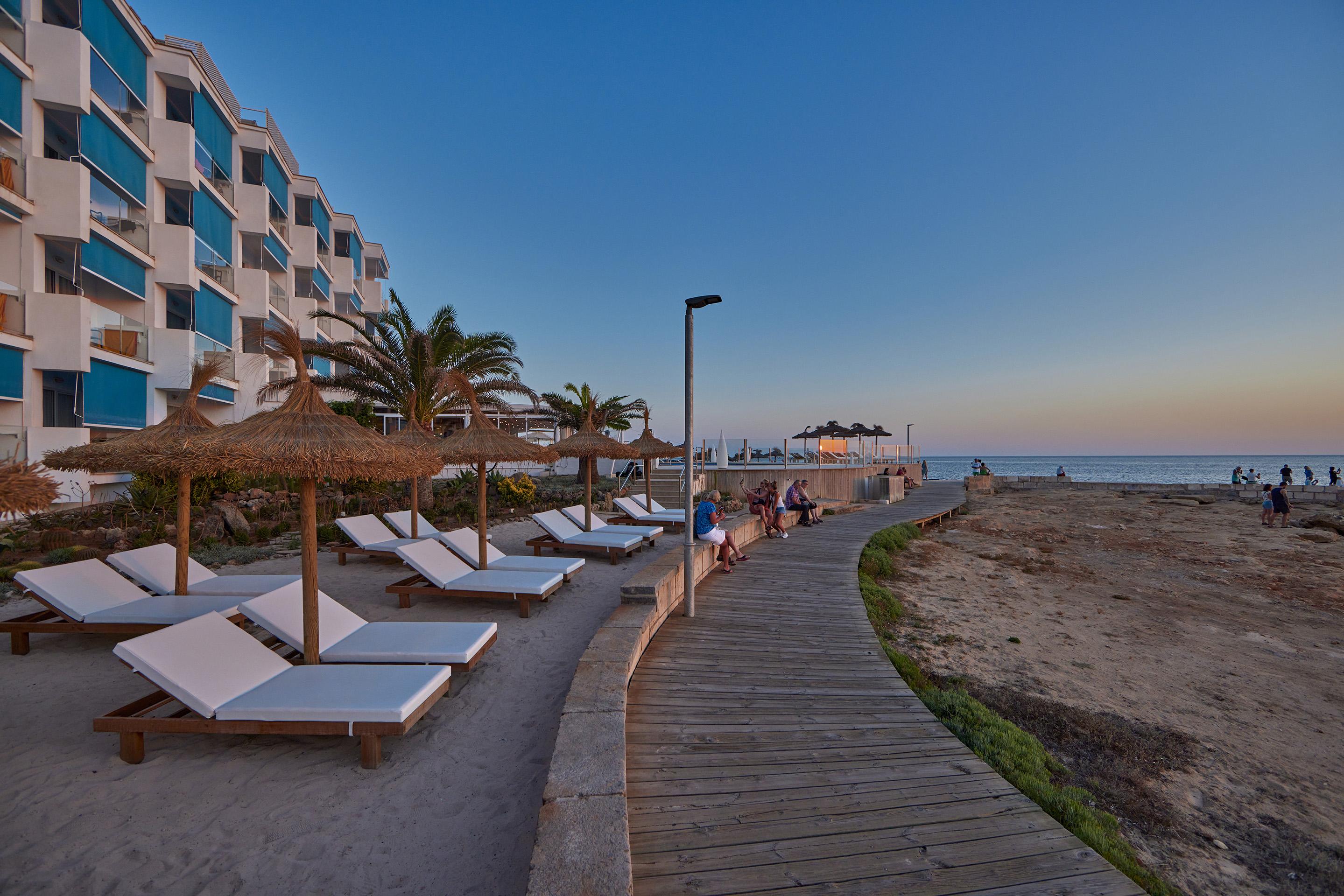 Universal Hotel Cabo Blanco - Adults Only Colonia de Sant Jordi ภายนอก รูปภาพ