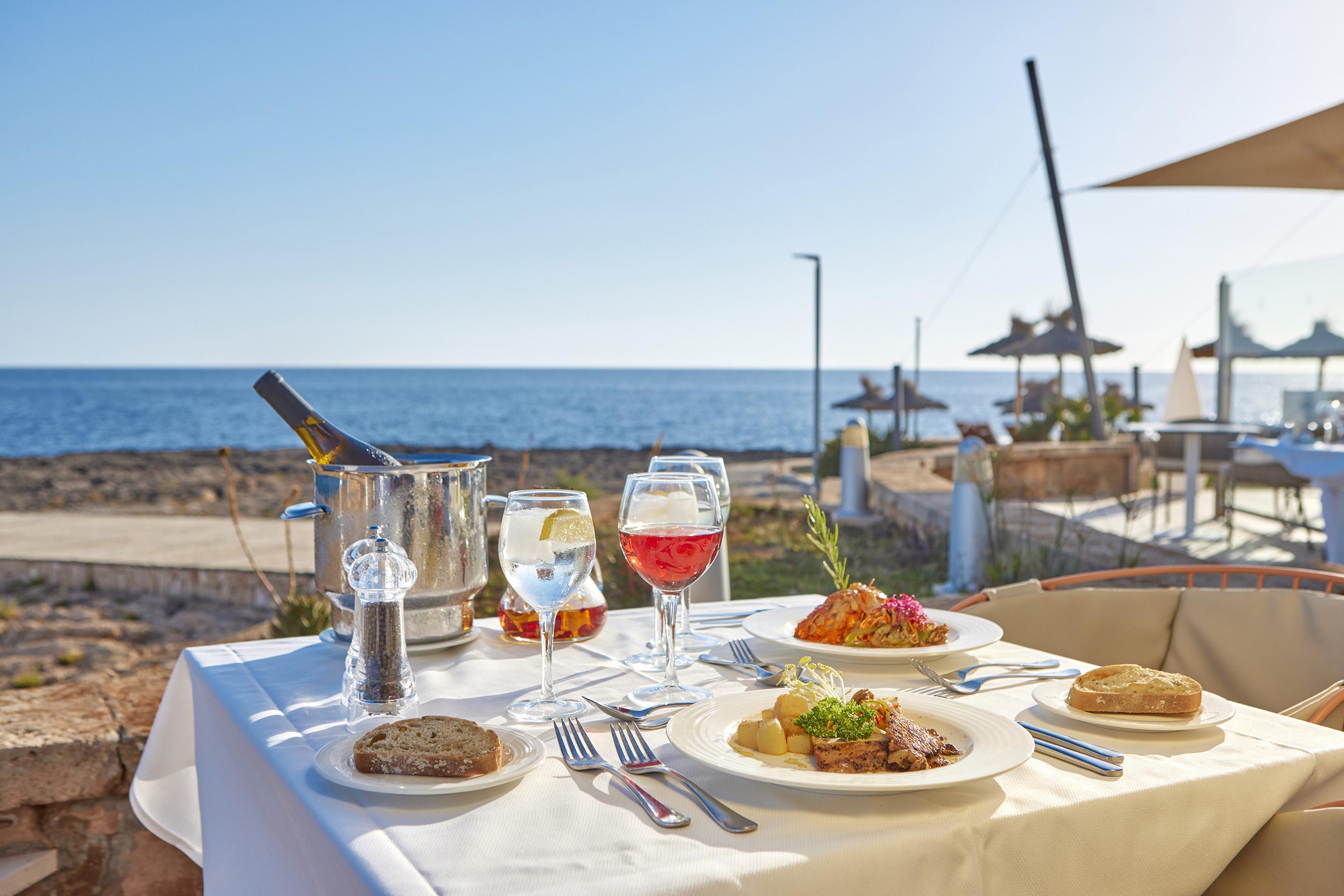 Universal Hotel Cabo Blanco - Adults Only Colonia de Sant Jordi ภายนอก รูปภาพ