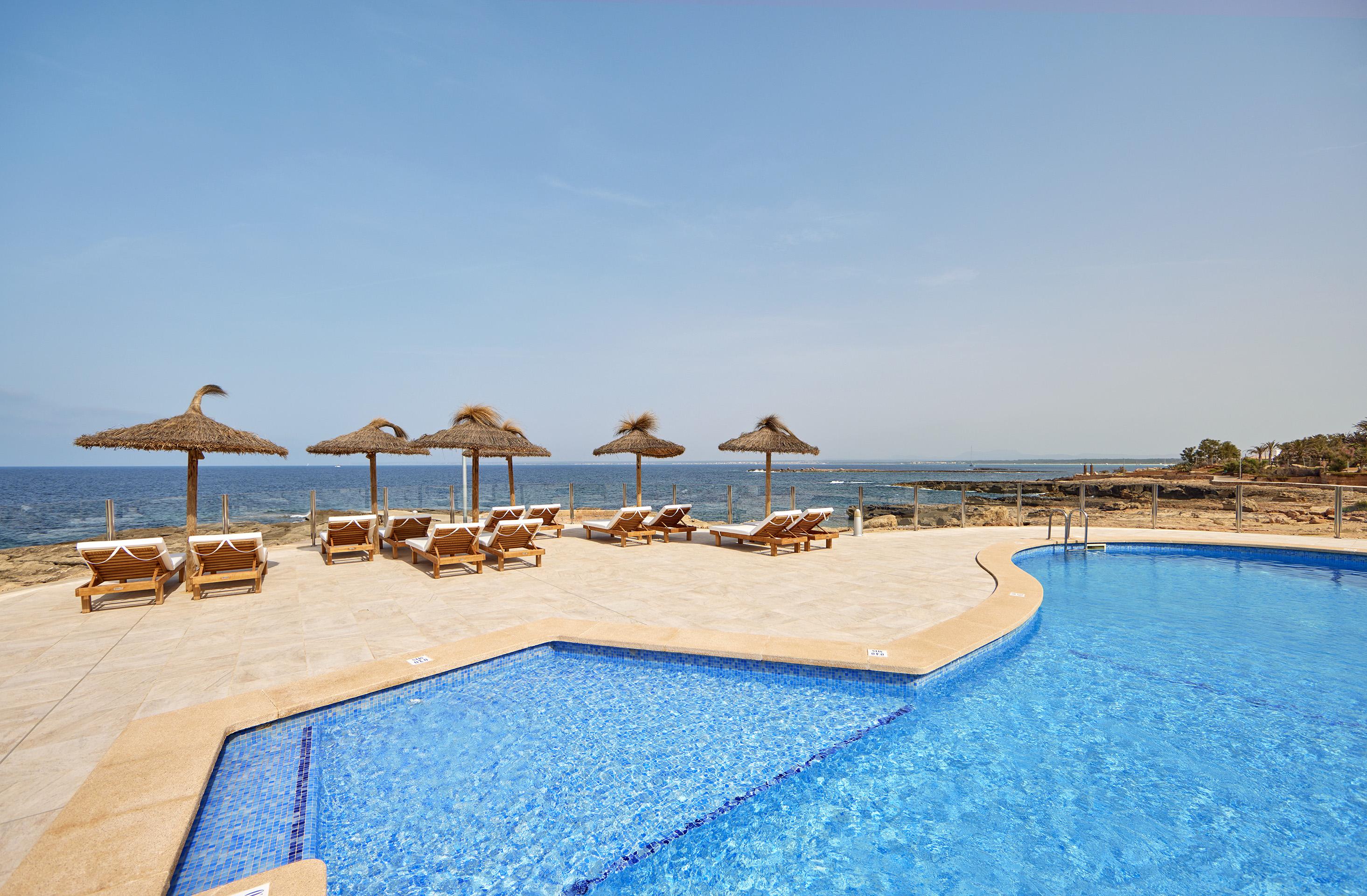 Universal Hotel Cabo Blanco - Adults Only Colonia de Sant Jordi ภายนอก รูปภาพ