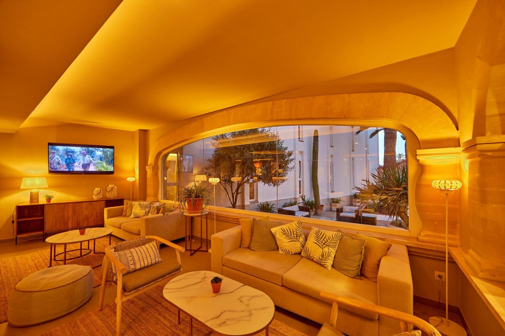 Universal Hotel Cabo Blanco - Adults Only Colonia de Sant Jordi ภายนอก รูปภาพ