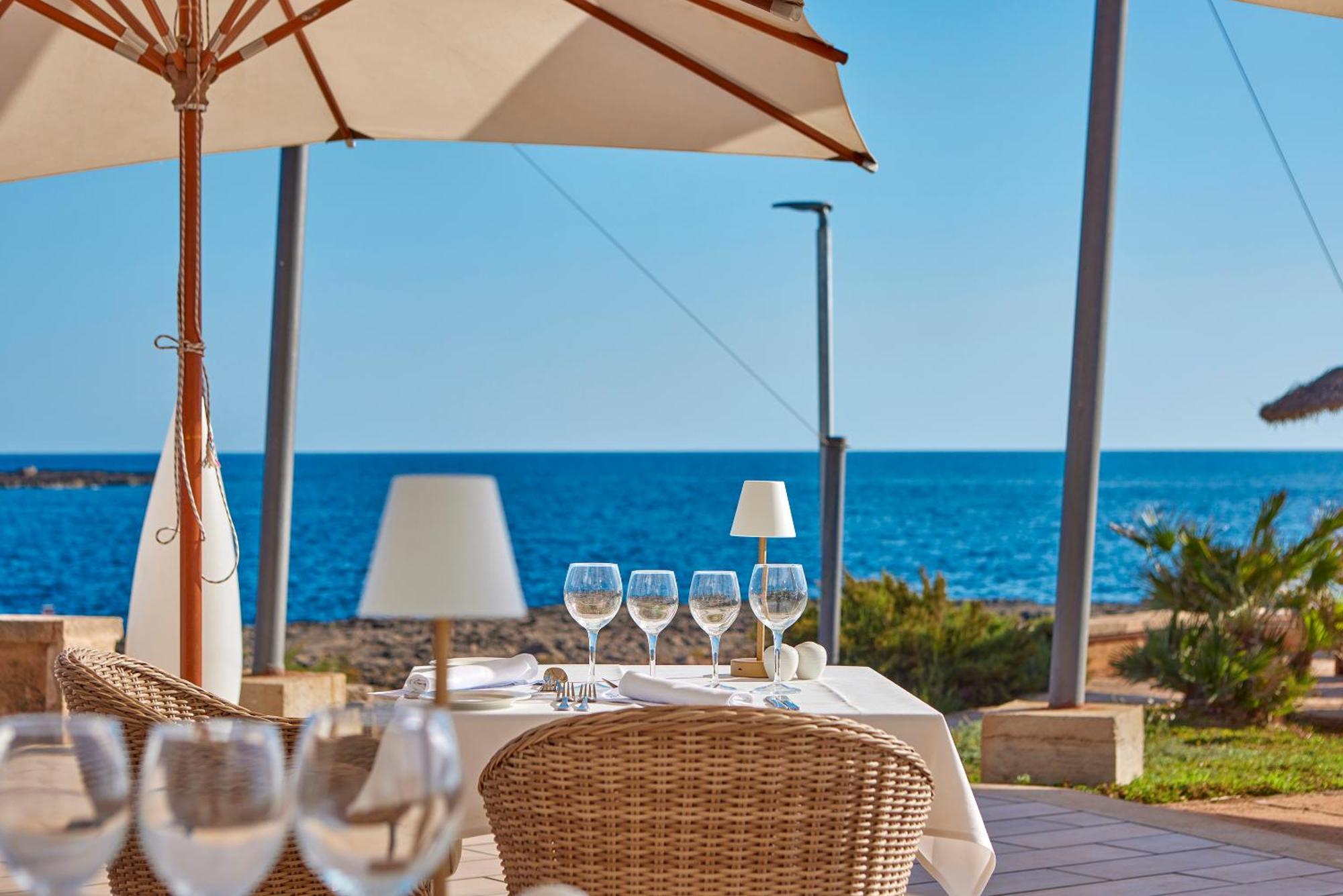 Universal Hotel Cabo Blanco - Adults Only Colonia de Sant Jordi ภายนอก รูปภาพ