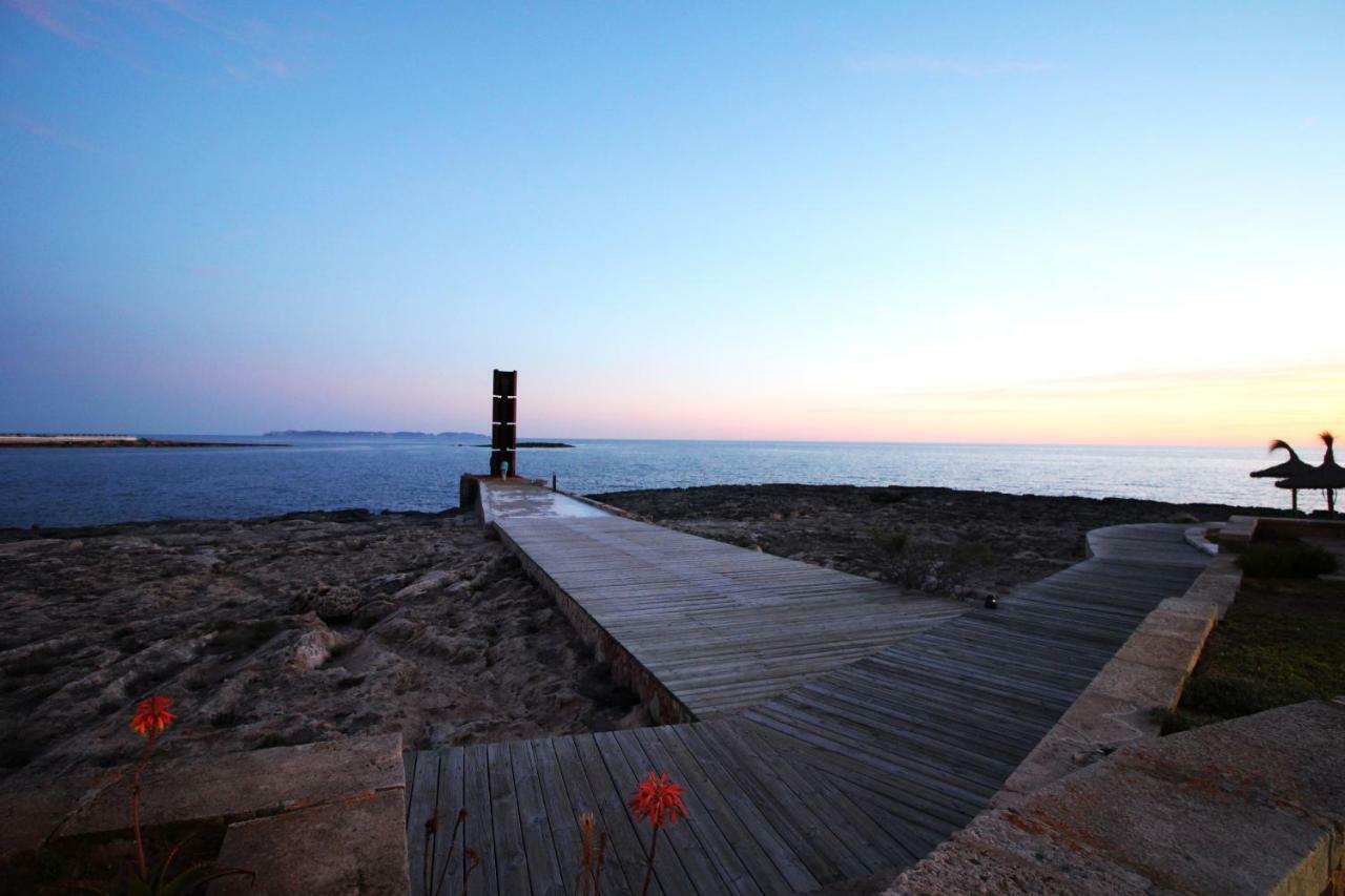 Universal Hotel Cabo Blanco - Adults Only Colonia de Sant Jordi ภายนอก รูปภาพ